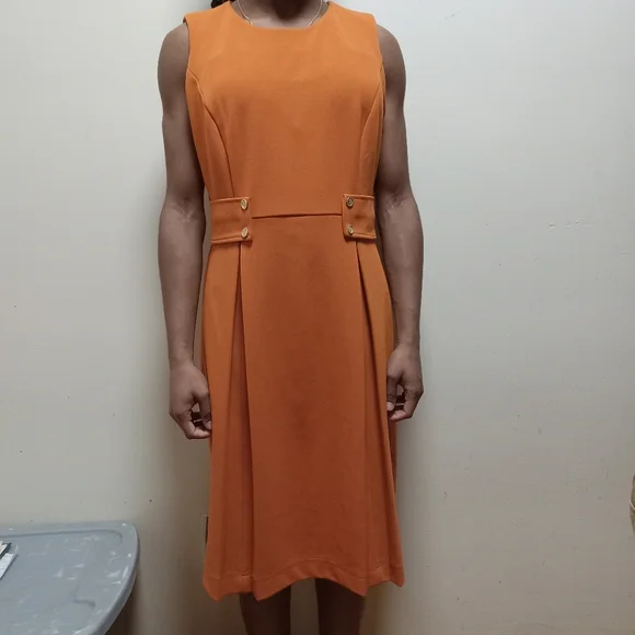 A line sleeveless, polyester ,dress with buttons| dusty orange size 4 - Picture 9 of 10